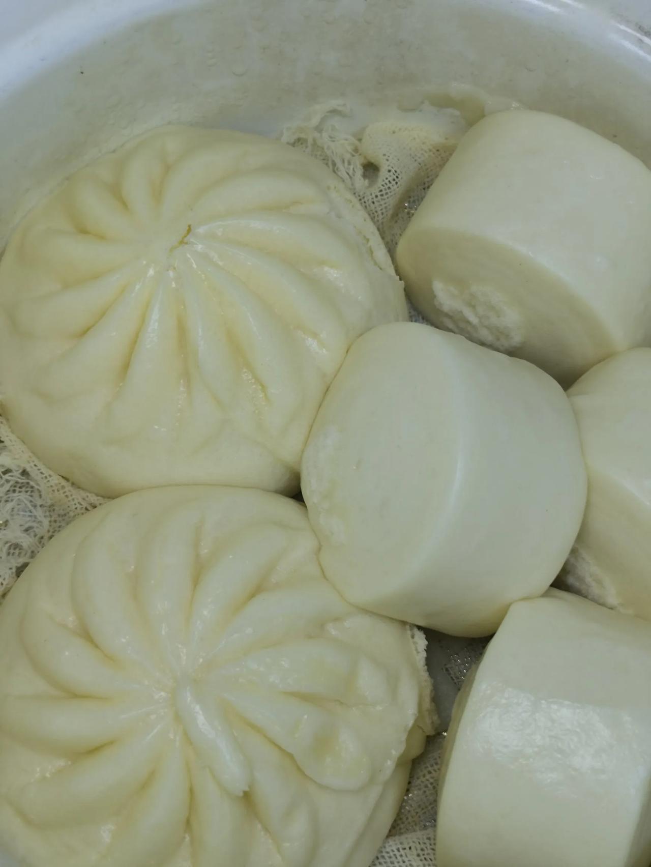 #我的早餐日记# 吃包子 吃馒头，喝牛奶