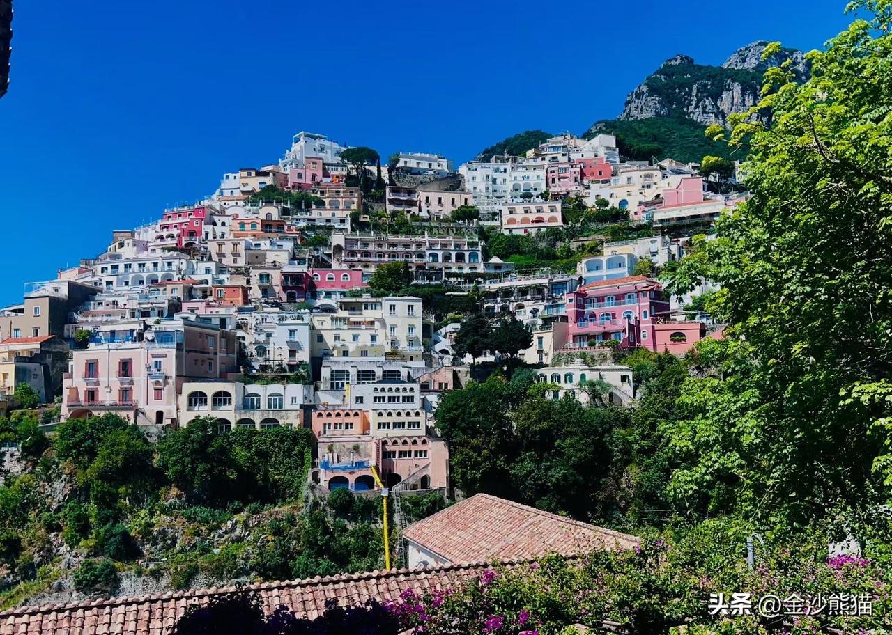 欧洲五国自助游 （37）：5月22日游览阿马尔菲沿海岸3个小镇。
阿马尔菲海岸线