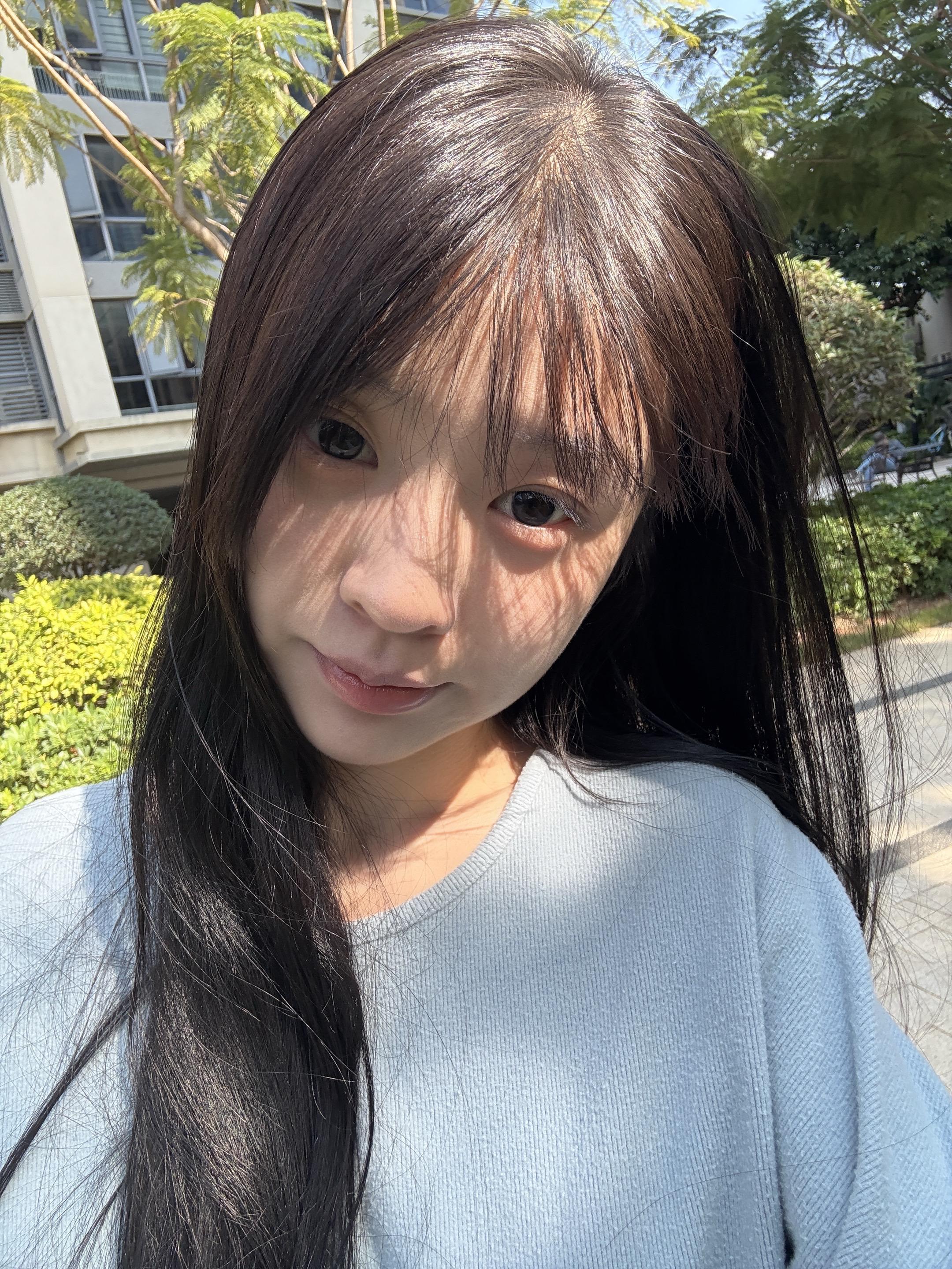 最近挺累的，输了好多钱，欠了好多债，我想，如果你在的话，我就可以卖你手机了～