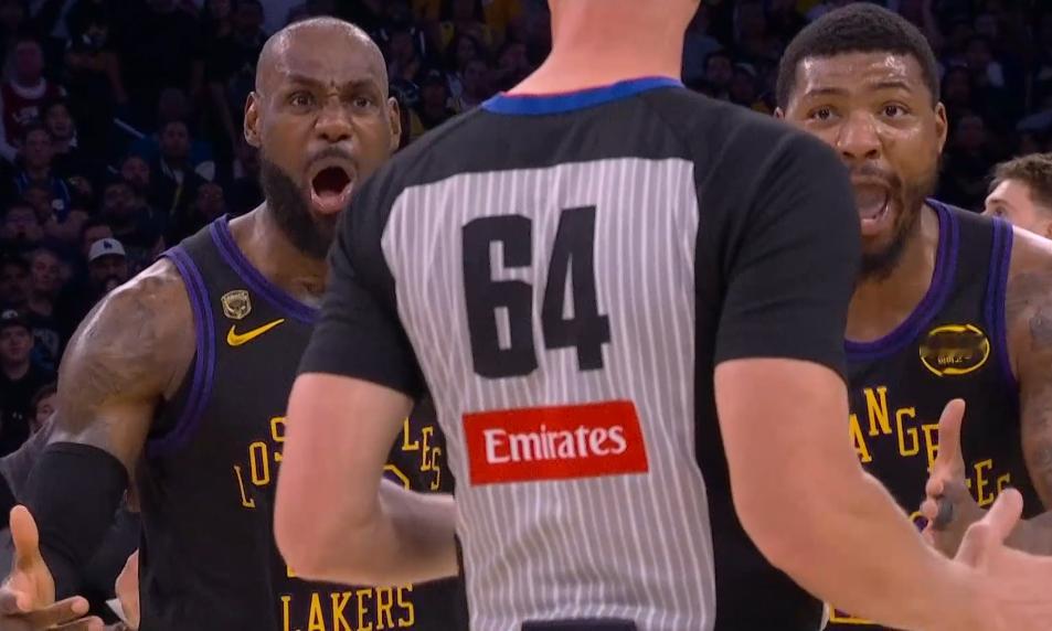 湖人全场骂裁判呢 火箭vs湖人nba季后赛