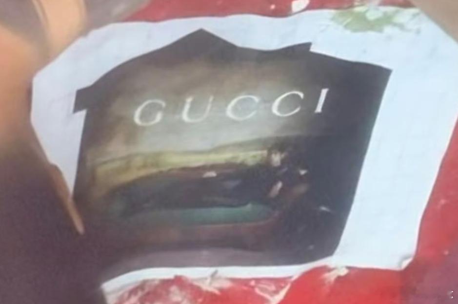 哎哟好爽吧，肖战世界名画3.0即将来袭 肖战Gucci世界名画3.0