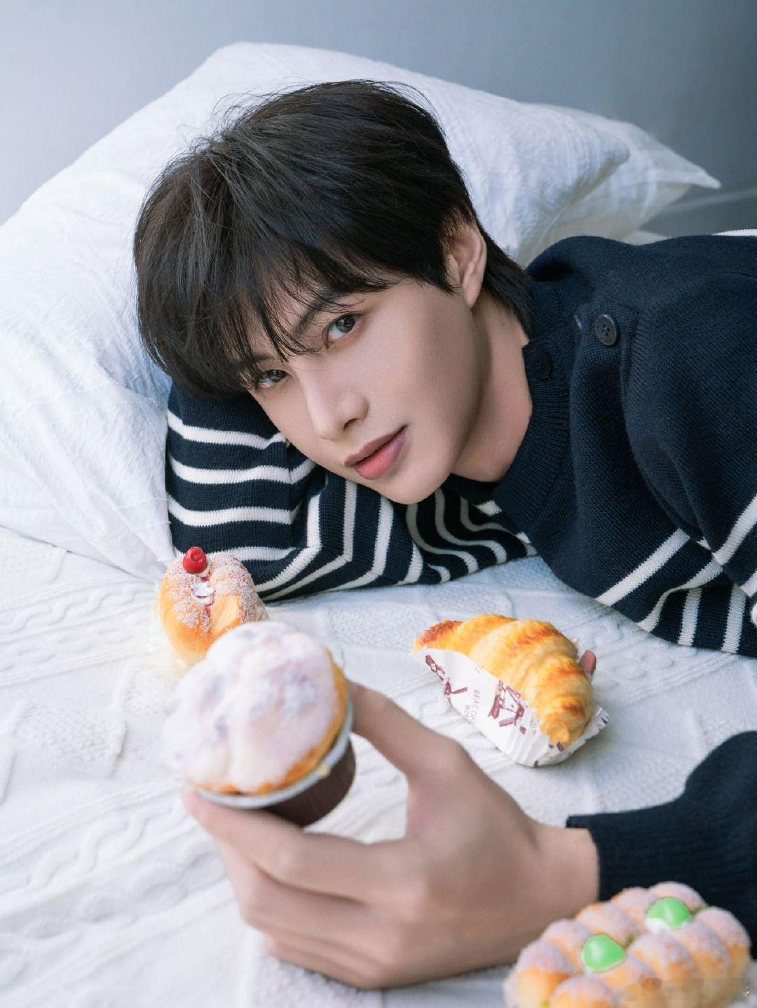 何健麒公开无犯罪记录证明 拒绝被抹黑！何健麒甩出无犯罪记录证明，清者自清，这波操