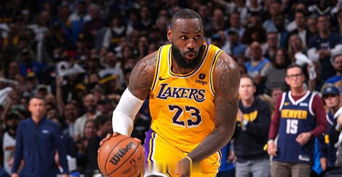 #詹姆斯预计跳出合同# 6月21日，据记者Dan Woike报道，主教练的聘用（