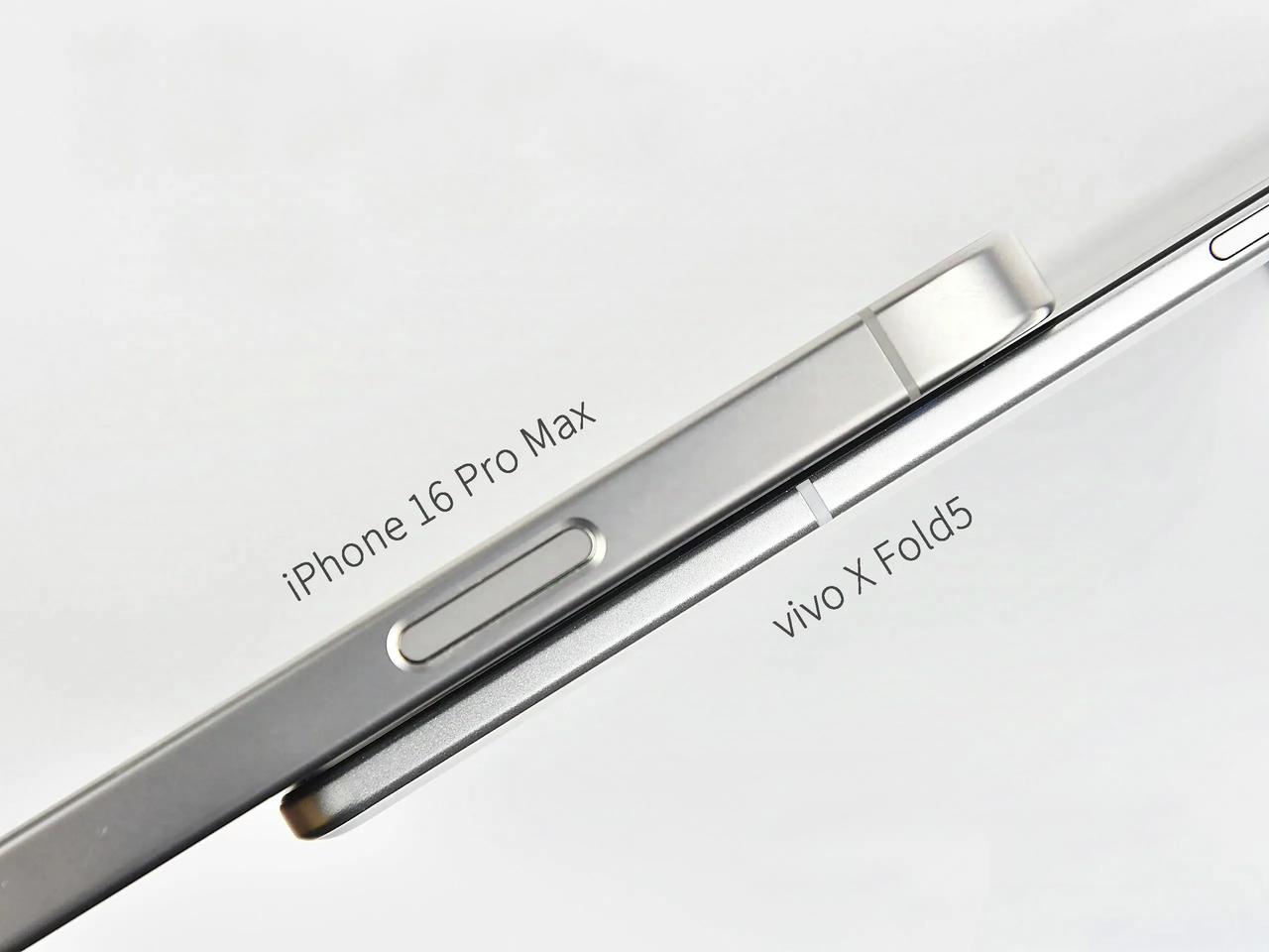 vivo产品经理韩伯啸再晒出vivo X Fold5与iPhone 16 Pro