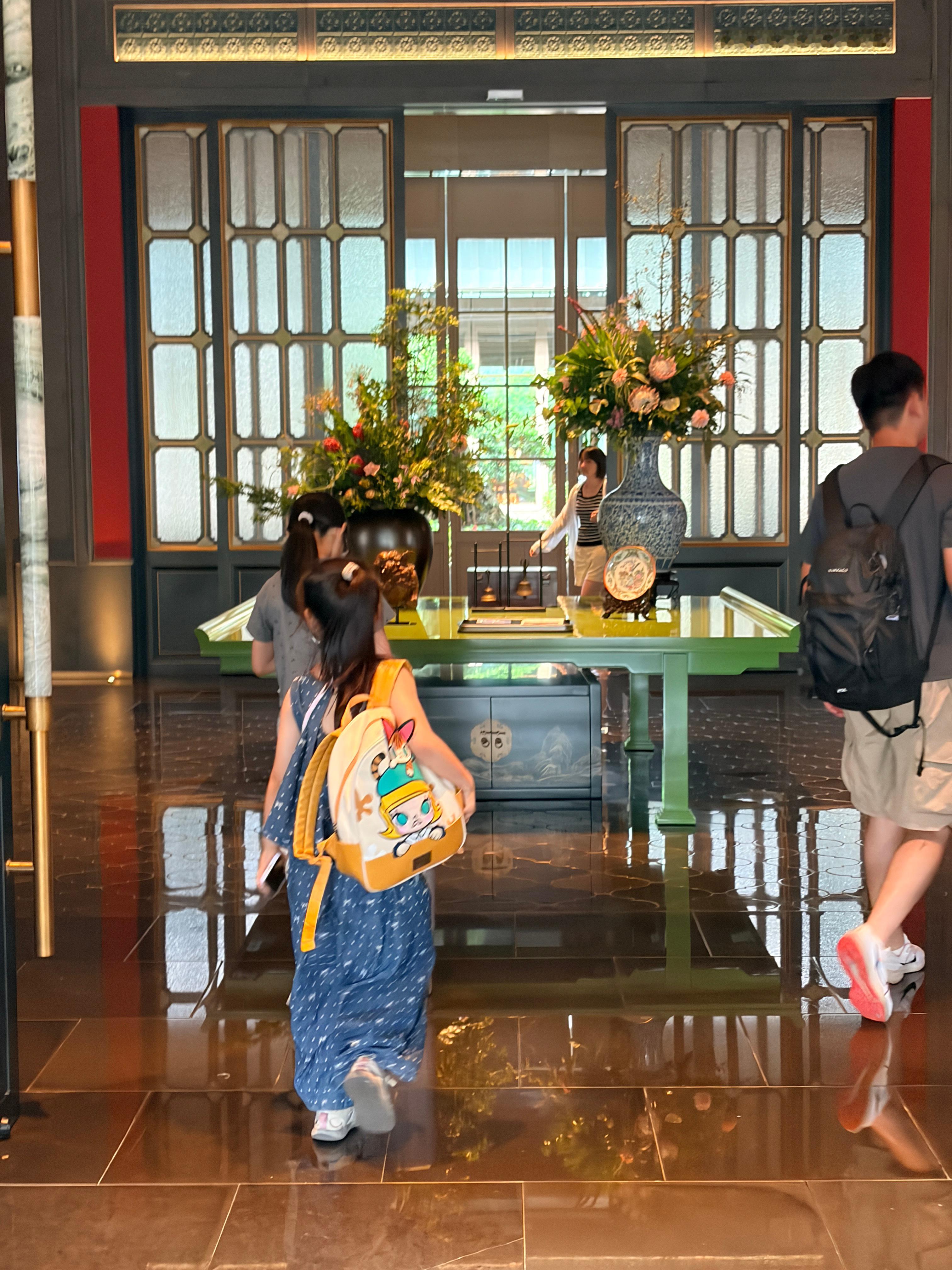 带娃出差 珠海拍一款新品我发现她两现在比我还有激情从昨晚就开始问我视频脚本了说要