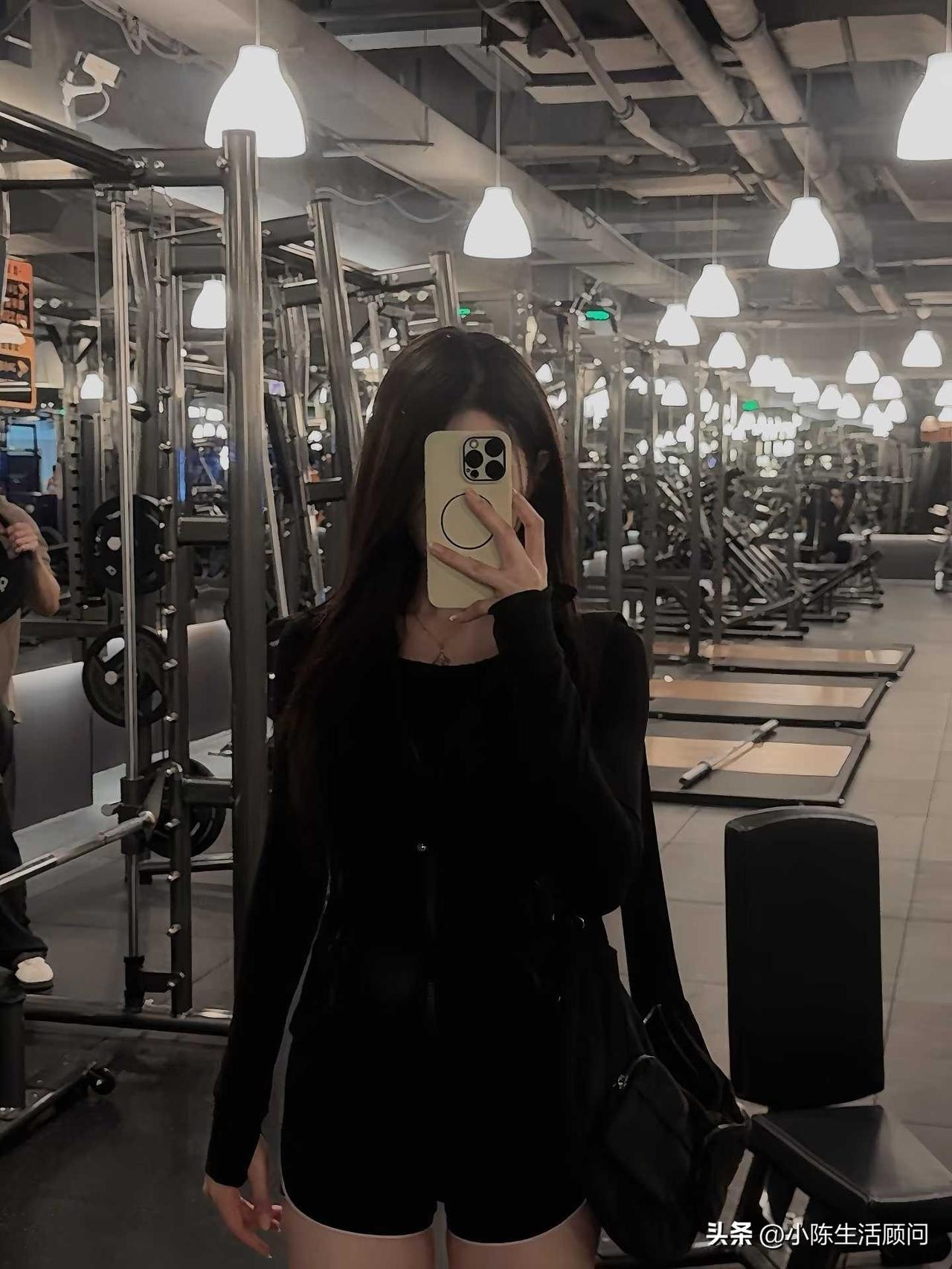 把自己当作一件艺术品
好好打磨，用心雕刻
你看到的世界就会变得好看