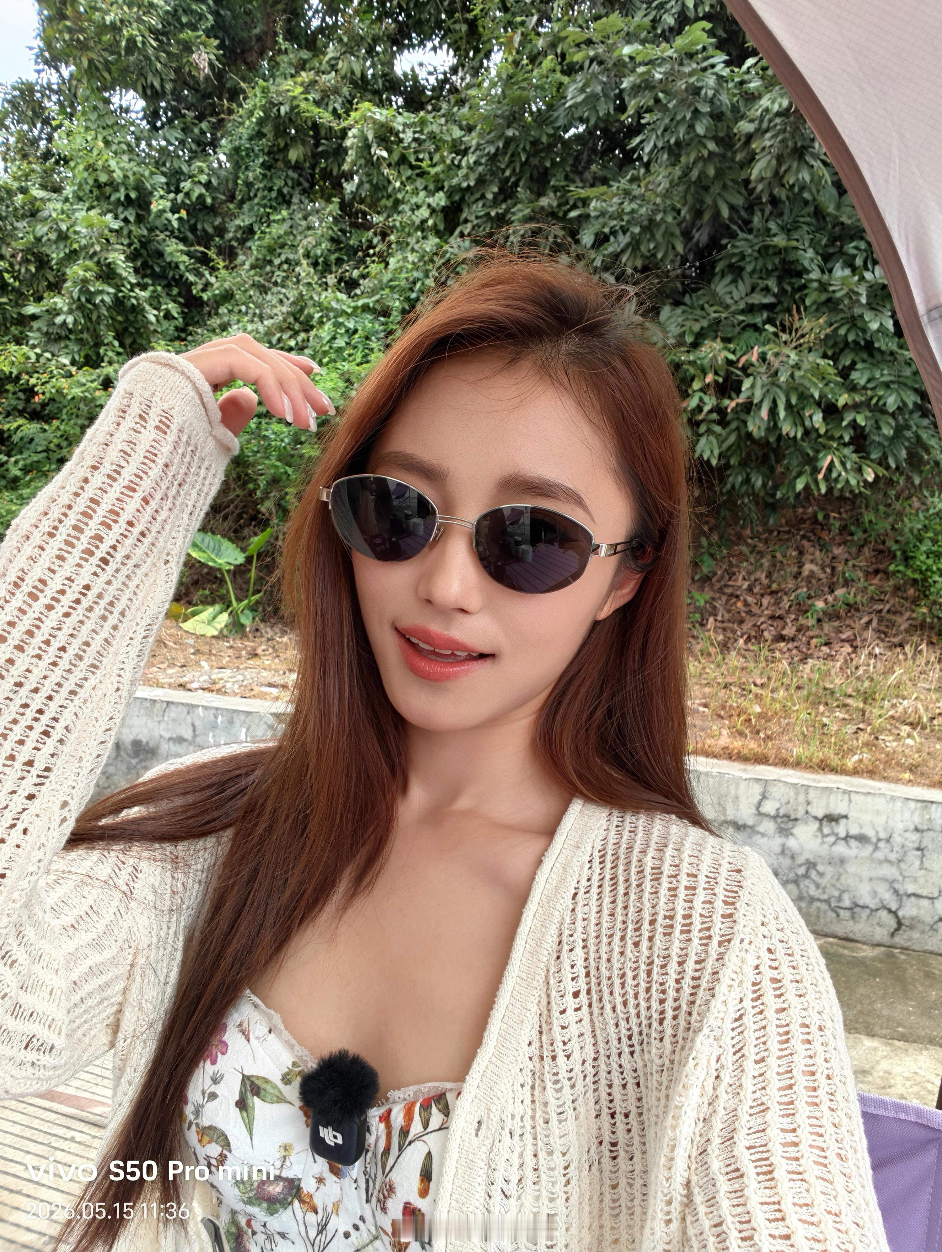 这小手机拍照还怪好看的嘞人想这块儿不得不服vivo，查了下这手机补贴后三千出头，