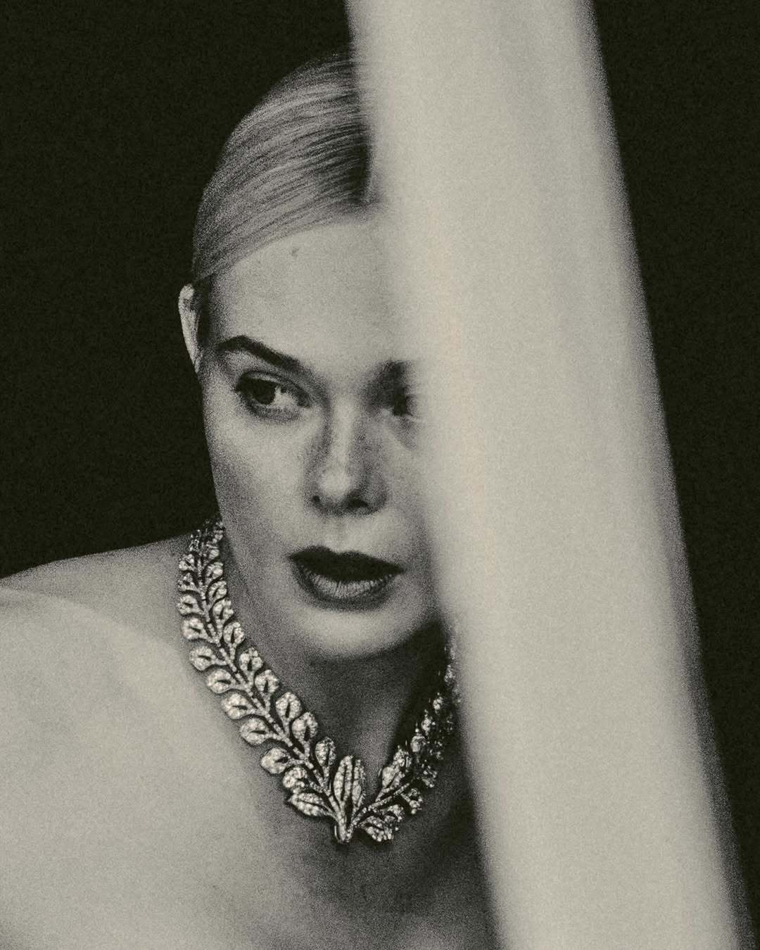 Elle Fanning x Cartier 🩶 