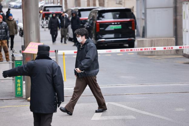 央视春晚的选择，可以看作是对魏牌高山在2025年市场表现的一次官方确认。回顾过去