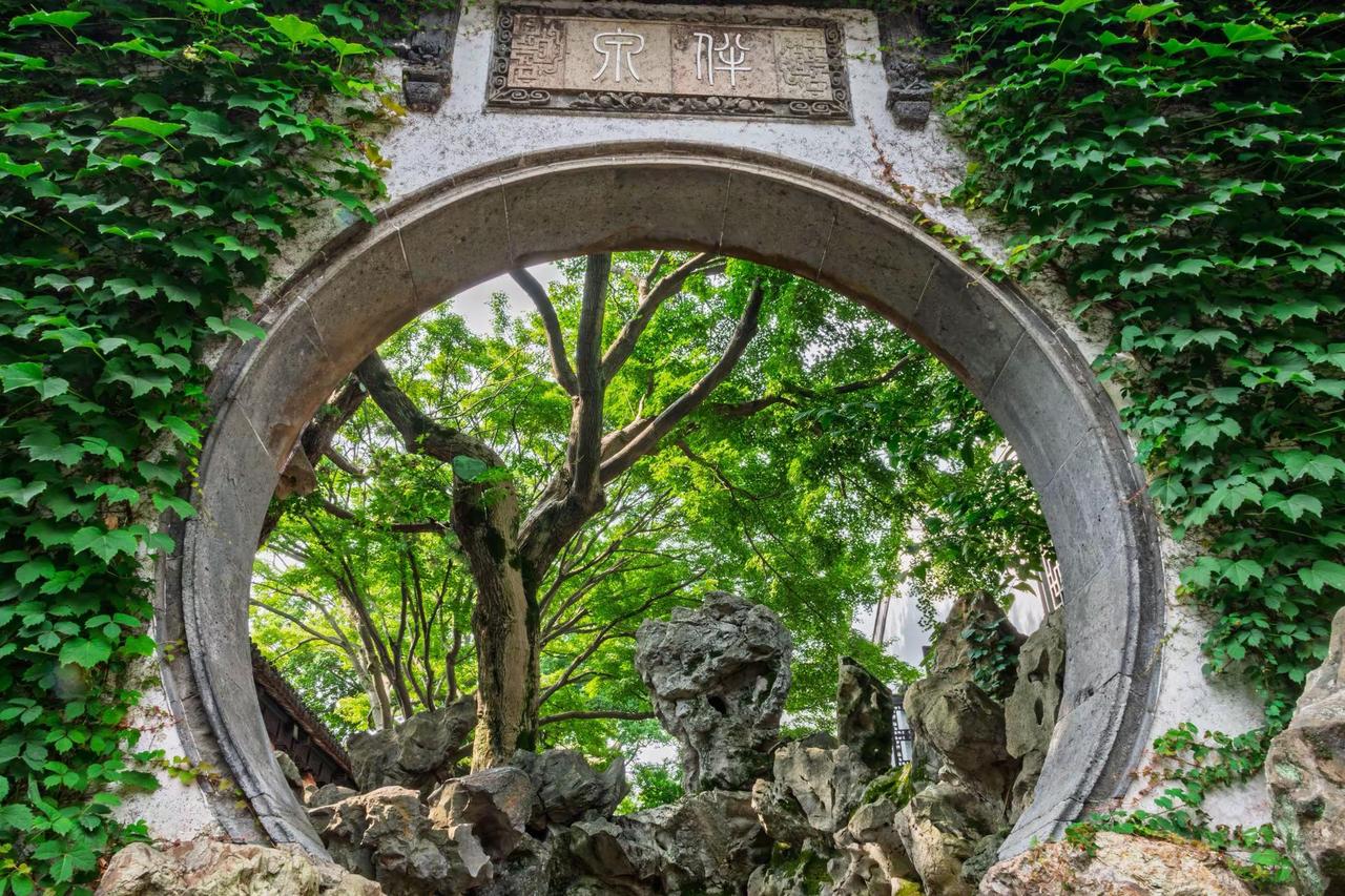 无锡惠山古镇寄畅园。无锡惠山古镇寄畅园中式美学之框景 中式园林之美学 中式美学园