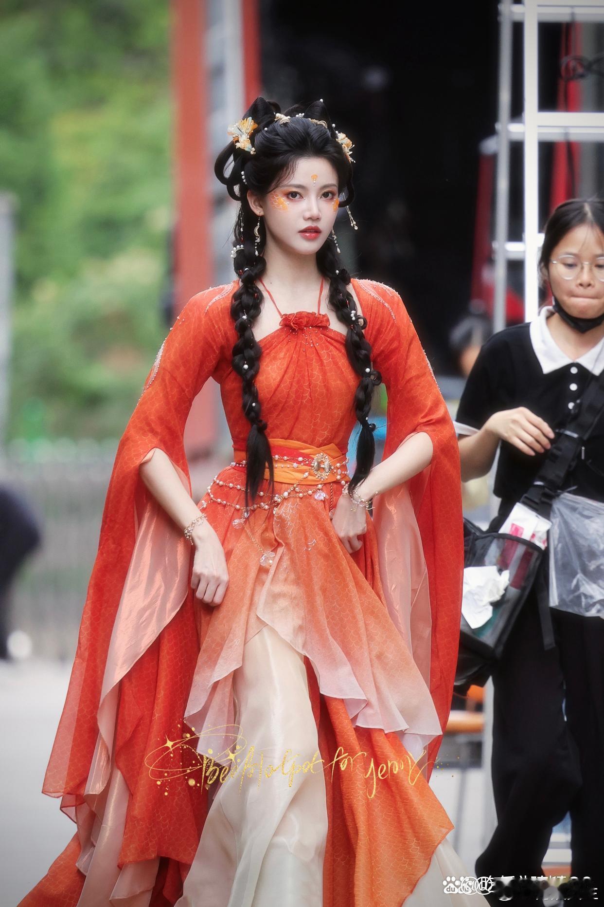 丝芭传媒对孙珍妮真好，造型都很精致 ​​​