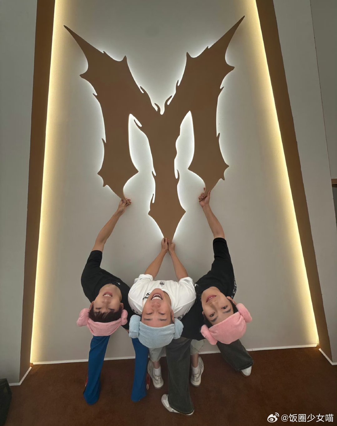 小沈阳上台前让曾辉往跑调了唱披荆斩棘 部落全员都在配合演摆烂戏码，嘴上说着让曾辉