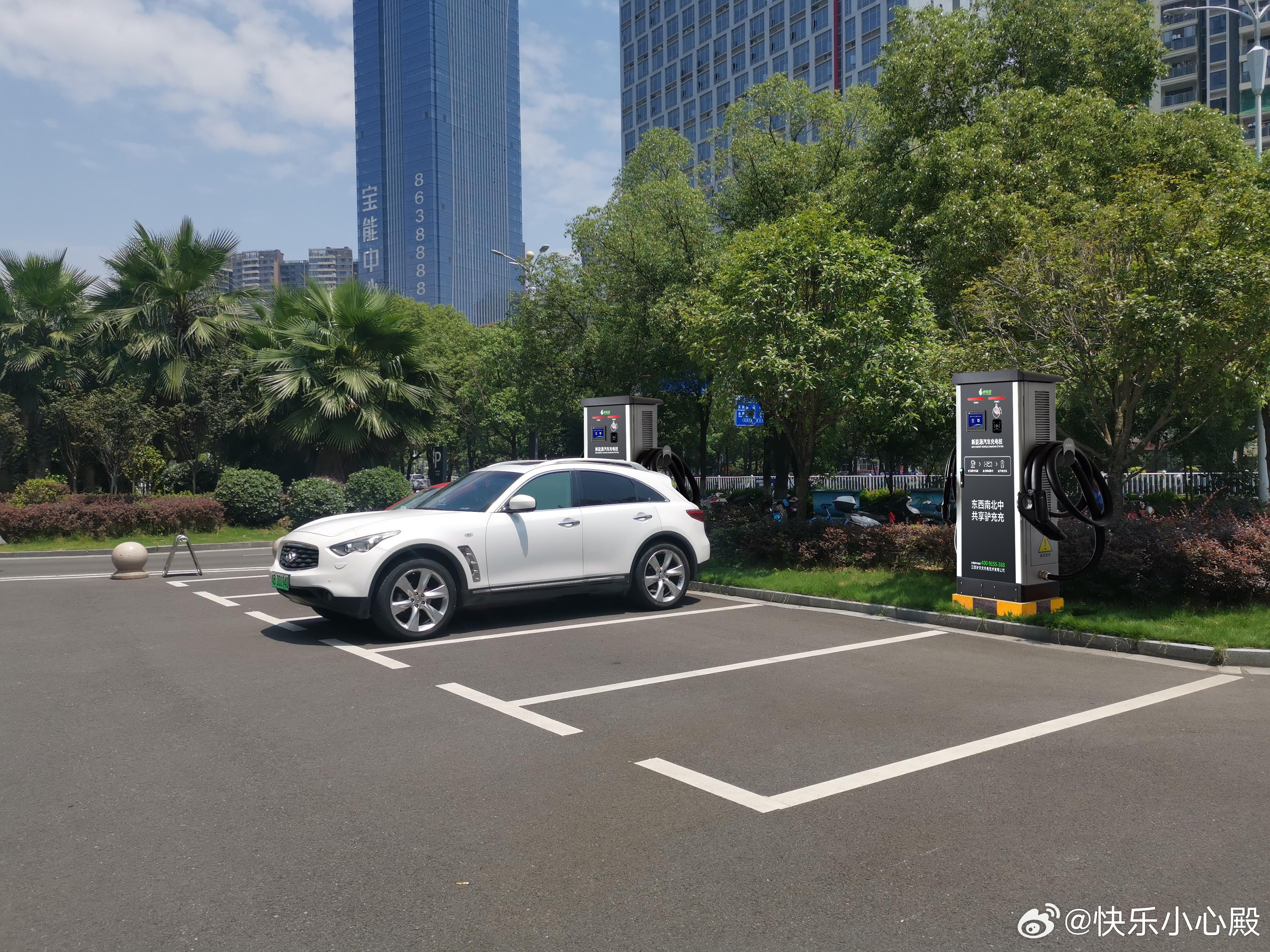 驴充充：充电桩适合安装在哪些地方？随着新能源汽车驶入千家万户，一个核心问题浮现在