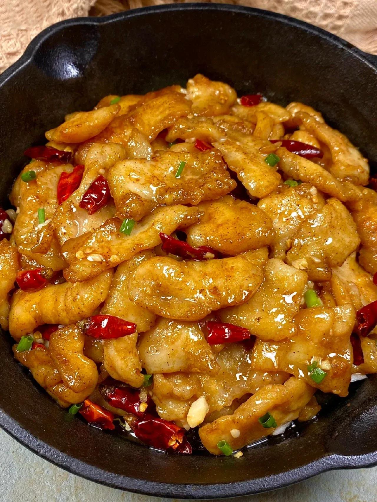 又是一道下饭菜！香辣巴沙鱼！嘎嘎香，麻辣鲜香，巨下饭！做法简单，大家快试试～
	