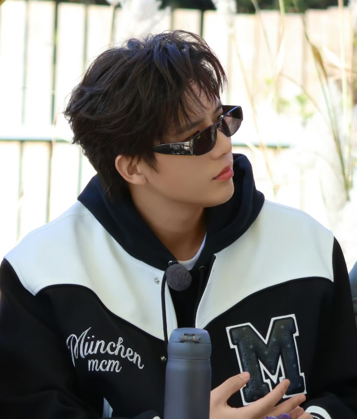 寒假不打烊大学生寒假宝藏综艺安利放寒假回家的躺平时光，终于挖到能N刷的快乐续命综