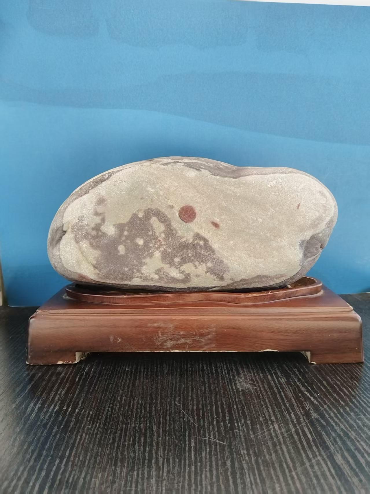 分享发现的美丽石头有价值的奇石，并不一定非要材质上乘，即使不是玉石，玛瑙，翡翠才