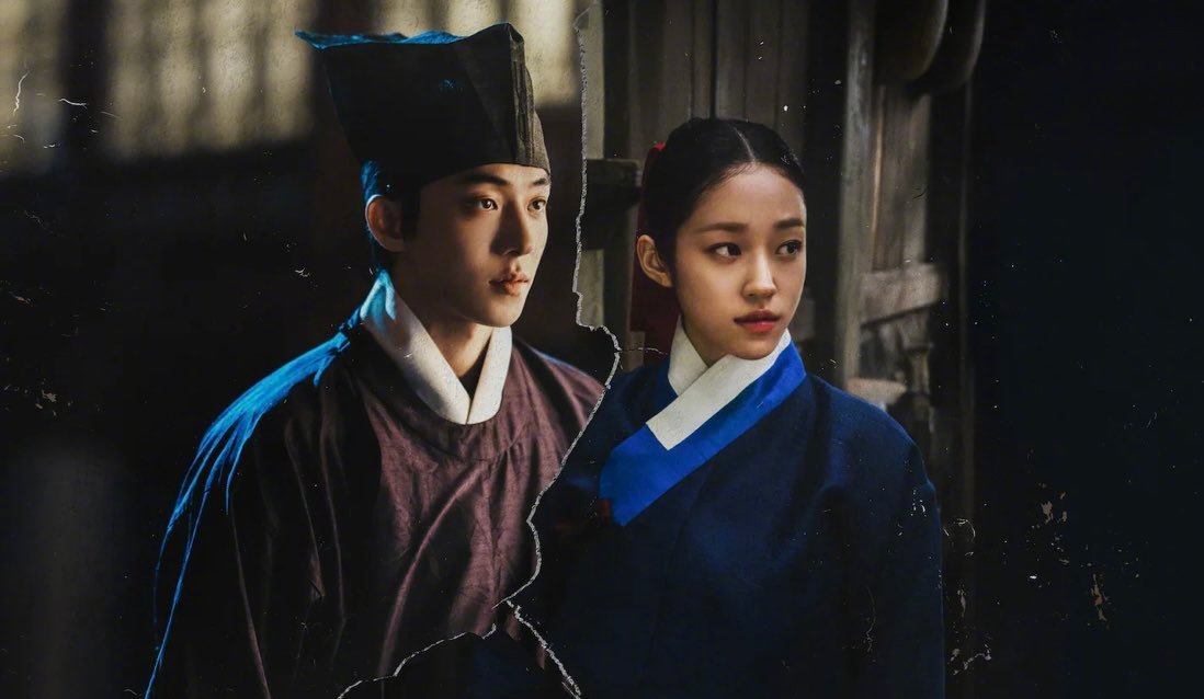 南柱赫卢允瑞 主演Netflix新剧韩剧东宫 首发剧照，今年播出。该剧讲述拥有穿