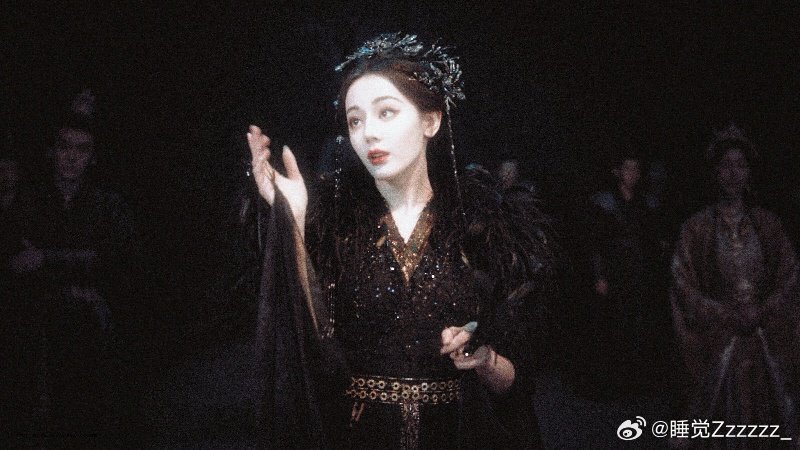 迪丽热巴好会演疯批迪丽热巴找准了自己赛道迪丽热巴好会演疯批，乔燕转刀名场面张力十