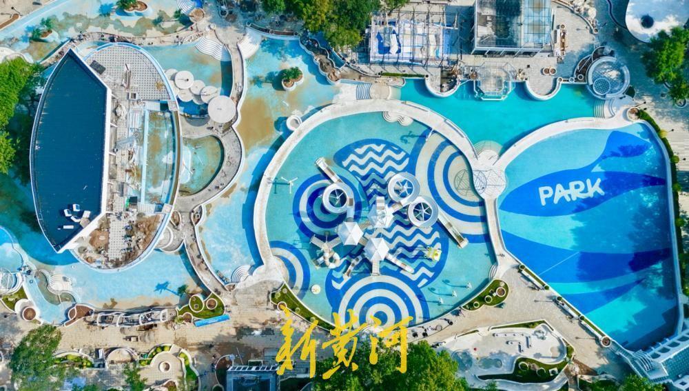 7月22日，在济南市泉城公园南门附近的水上世界，这片自1992年起便陪伴市民的老