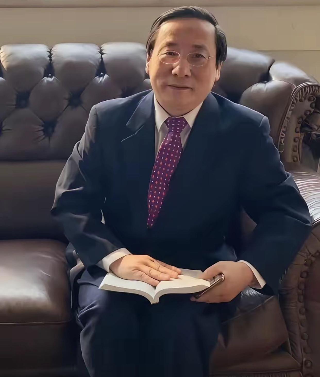 高志凯发文建议道：中国向联合国缴纳会费时可使用人民币替代美元。他指出，在2025