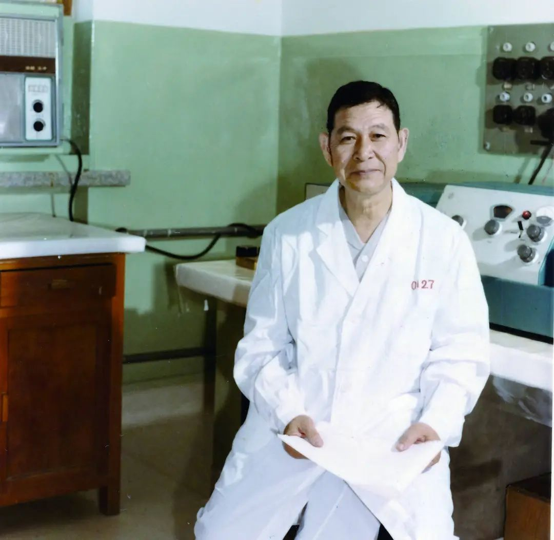 每天一条冷知识 汪德熙院士是中国核化工事业的主要奠基人之一，1938年，这位清华