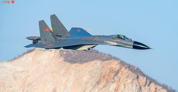 想念当你狂拍11B的日子
今天是歼20首飞15年的日子，但是我却怀念起了11B，