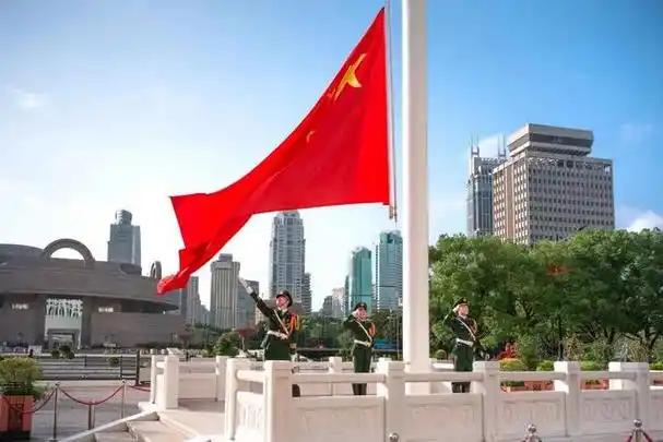 不可思议！被中国用核武器轰炸45次的罗布泊，现在竟然变成这样
罗布泊位于新疆塔里