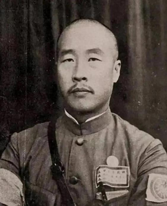 1938年，蒋介石设鸿门宴诱捕韩复渠，难道只因弃手山东？韩复榘明知自己犯错，为何
