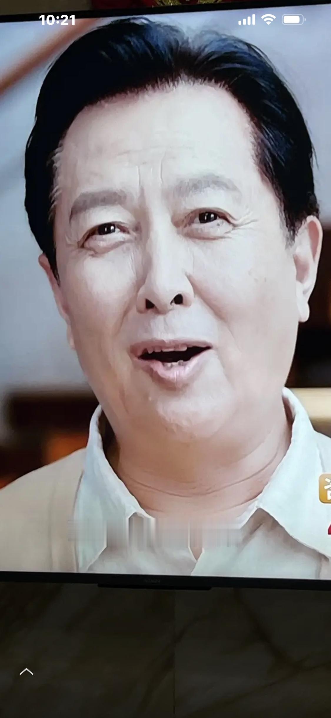 现在看电视，见到唐奶粉的次数最多。那张面带笑容、长满褶子的大脸，你见也得见，不见