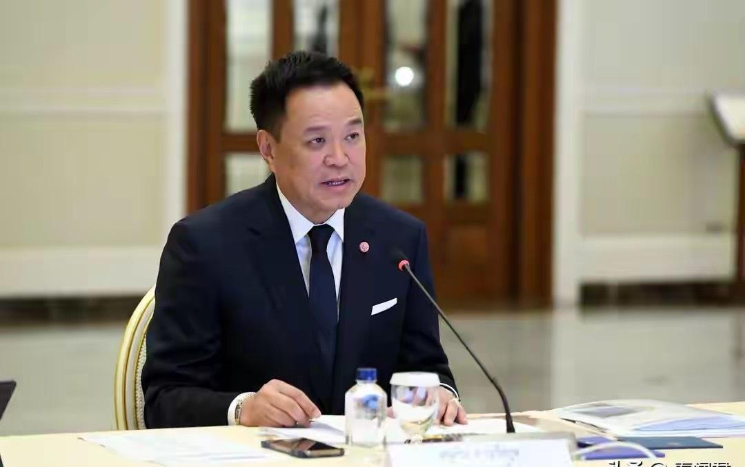 泰国总理阿努廷于9月4日主持召开首届数据中心政策委员会会议，要求加快完善法规标准