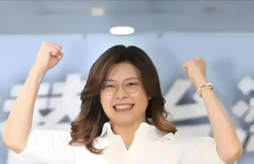丢掉幻想，准备斗争！国民党已经正式退出了历史舞台的主角席位。郑丽文公开拒绝一国两