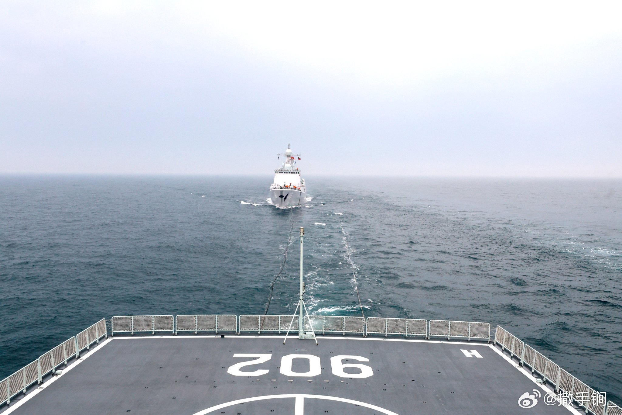 902东平湖舰演练新图 