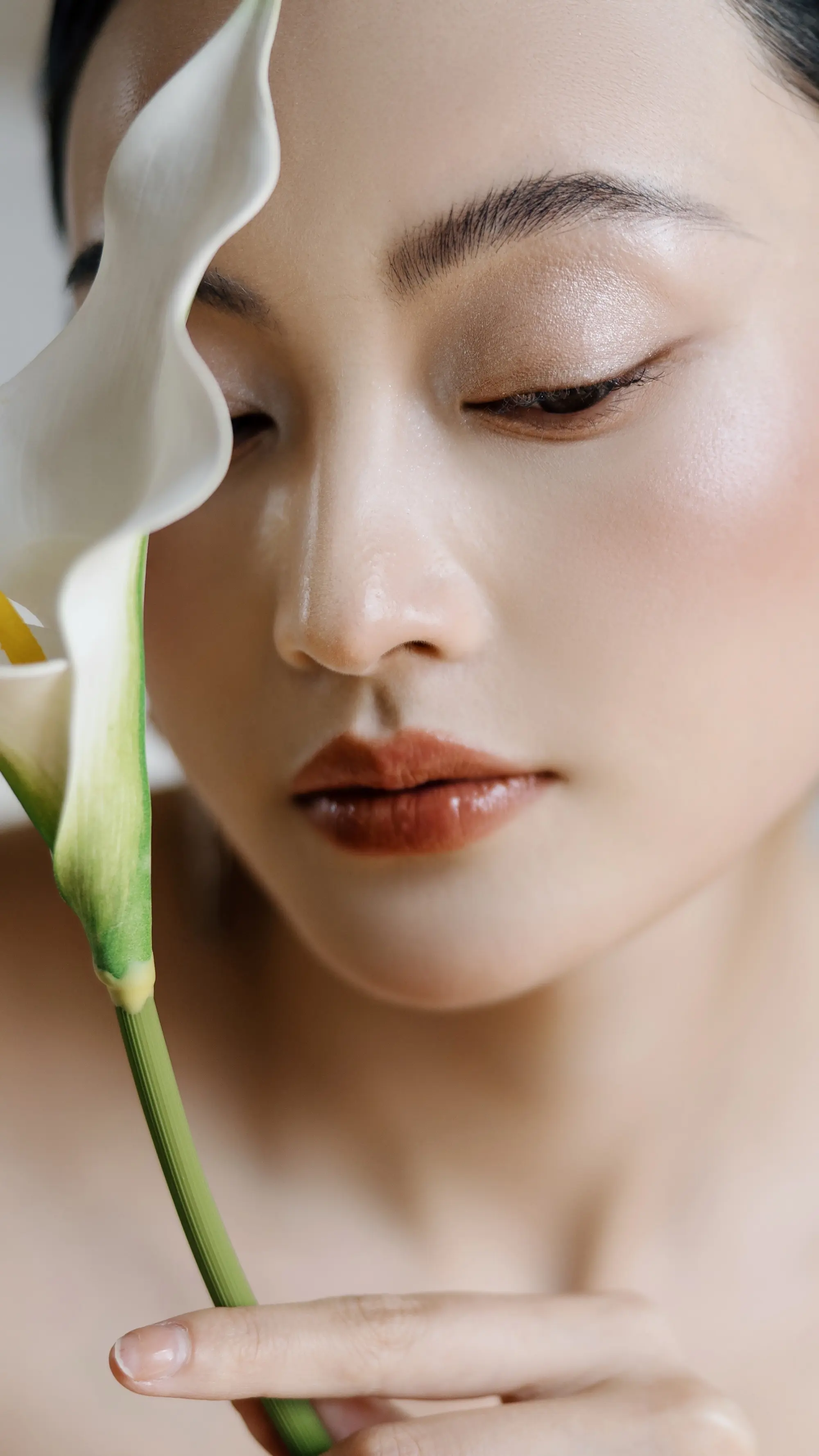 一组绝美早妆高清纯享版🥰。“ 玫瑰 从不慌张 ” 妆造  礼服  场...