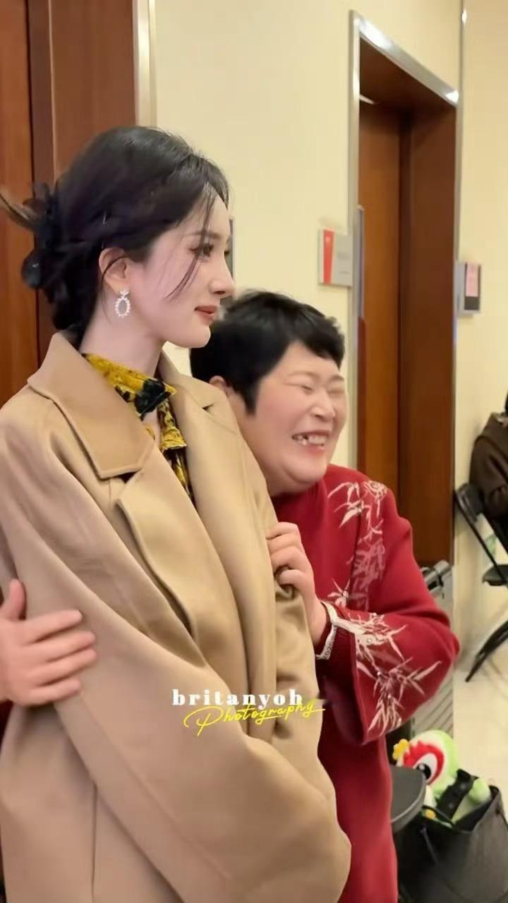 杨幂这个live完全女明星🥹美我一大跳！！！微博视界大会 ​​​