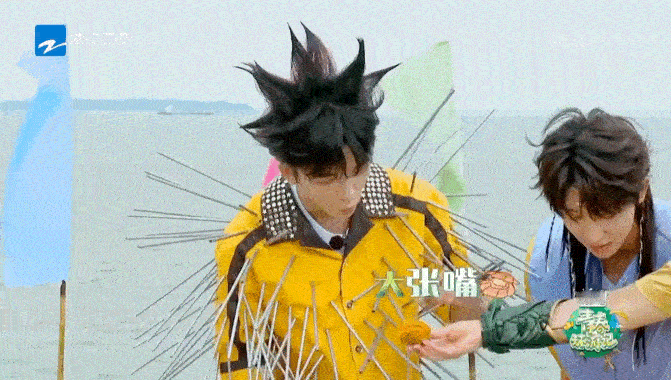 #黄子弘凡说扇贝是网络喷子#我真的要笑晕了，黄子弘凡综艺之神体质太强了哈哈哈哈。