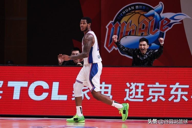 阴阳合同！北京时间3月19日，中国篮协开出罚单，对前四川男篮外援马库斯-亨特和其