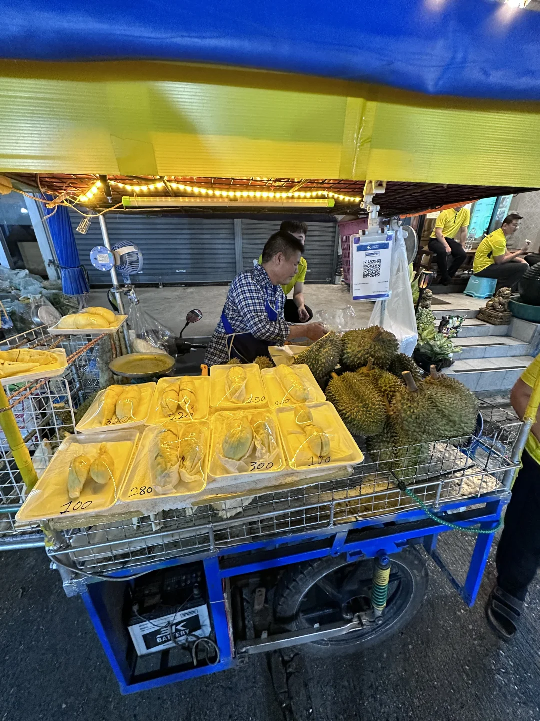 曼谷市区买榴莲 认准这个榴莲大叔