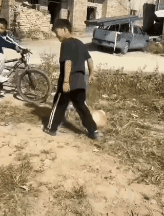 小孩哥是不是有点多管闲事了？