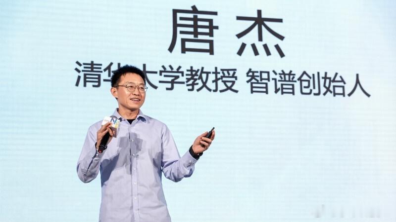 智谱GLM最近爆火，在编程细分场景已与其它国产大模型拉开了代差，被称为中国版An