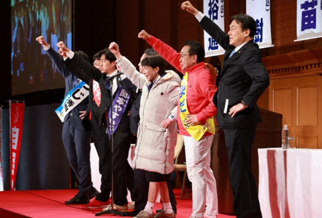 高市早苗病情恶化，中国得到普京两个承诺，在钓鱼岛做出罕见部署。
2026年2月1