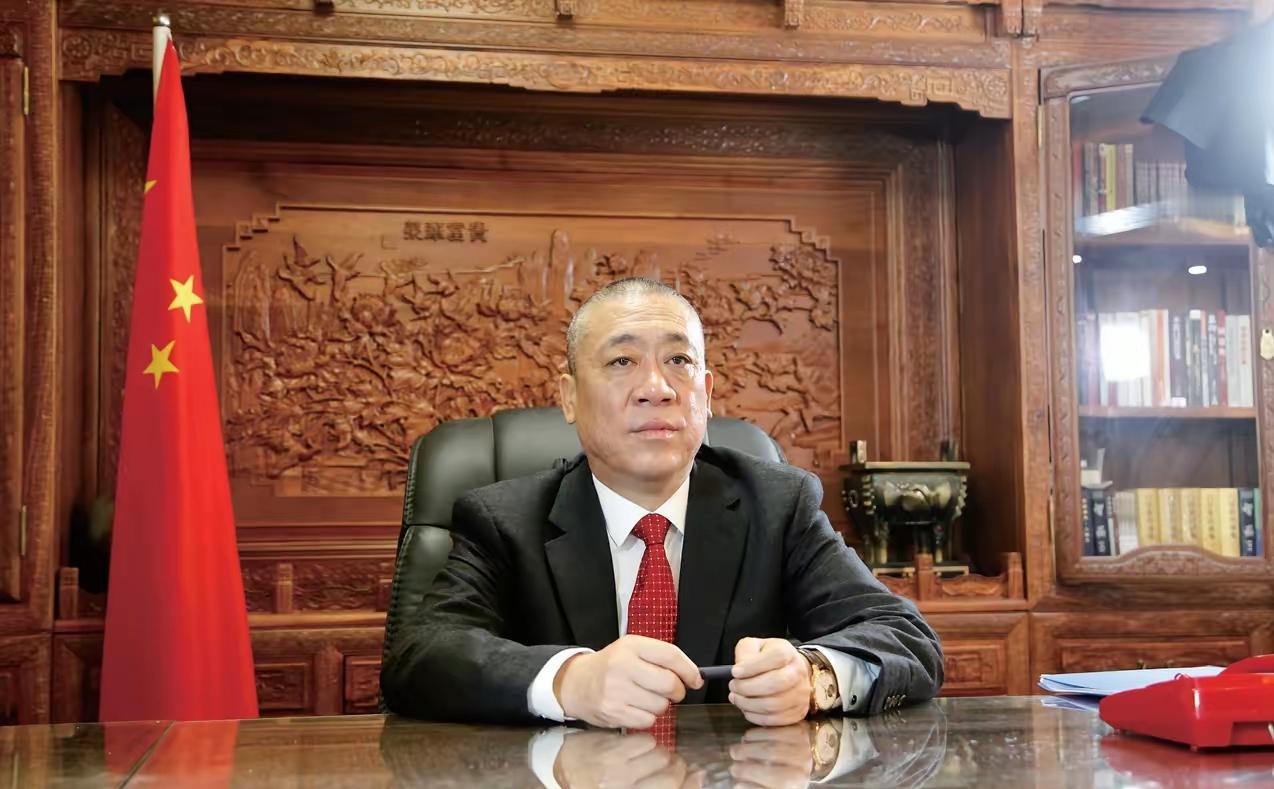 崔培军被骂“不做公益”，他一句话，戳破多少伪慈善
 
最近，河南矿山老板崔培军又