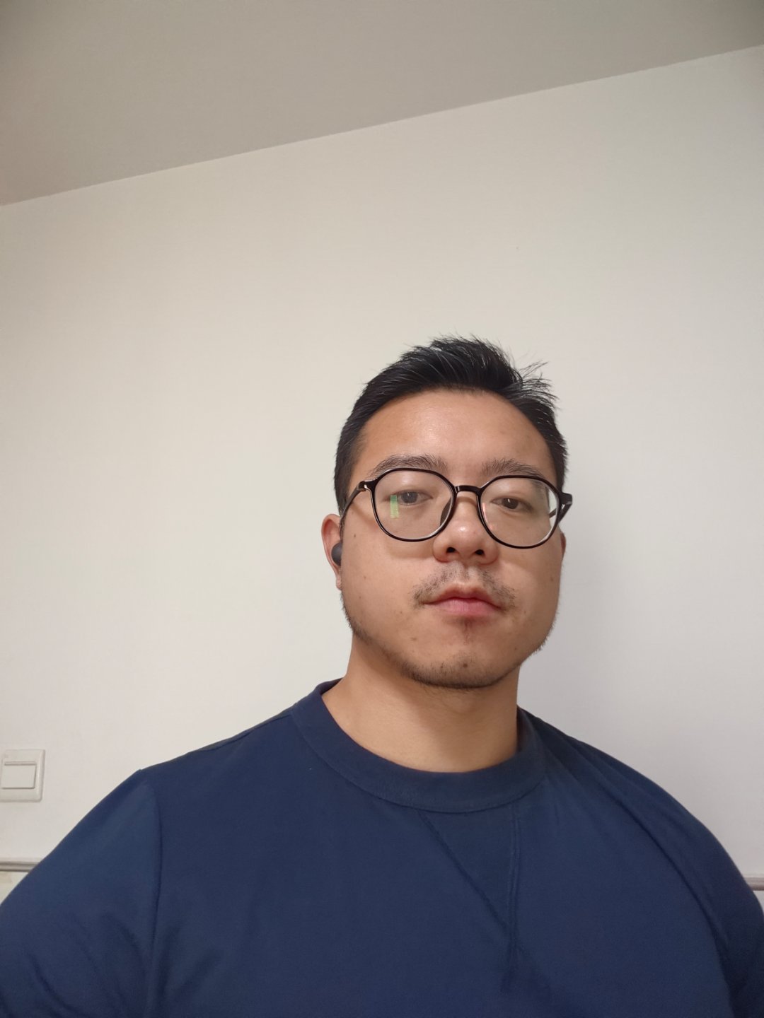 出门看《后室》 