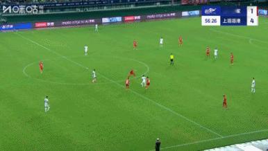 争议出现了，梅州客家在主场进球了！1：4落后上海海港4！但是梅州客家，这个进球值