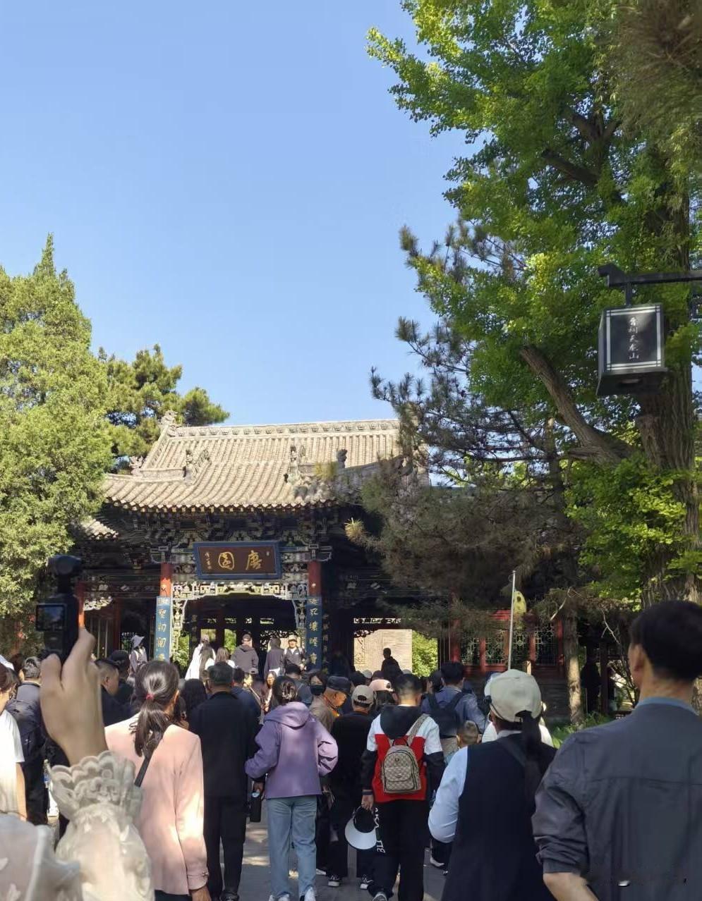 一到咱们的小长假，
全球股市就开始大涨。
一到咱们开盘，
也不知道会怎么样？
今