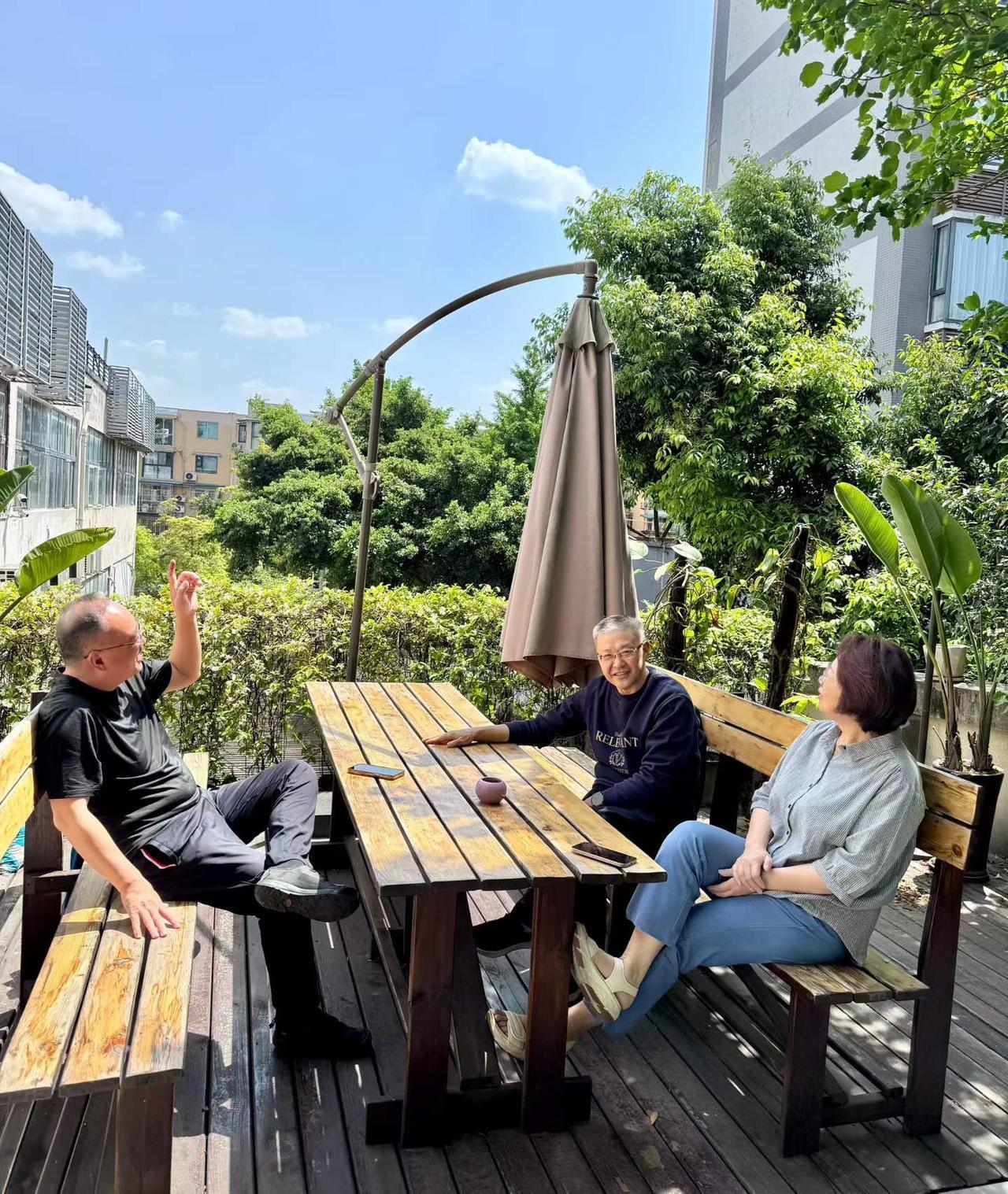 傅勇林教授英语学习沙龙第（45）期继续聚焦情态动词。
不曾来沙龙的人不会知道深度