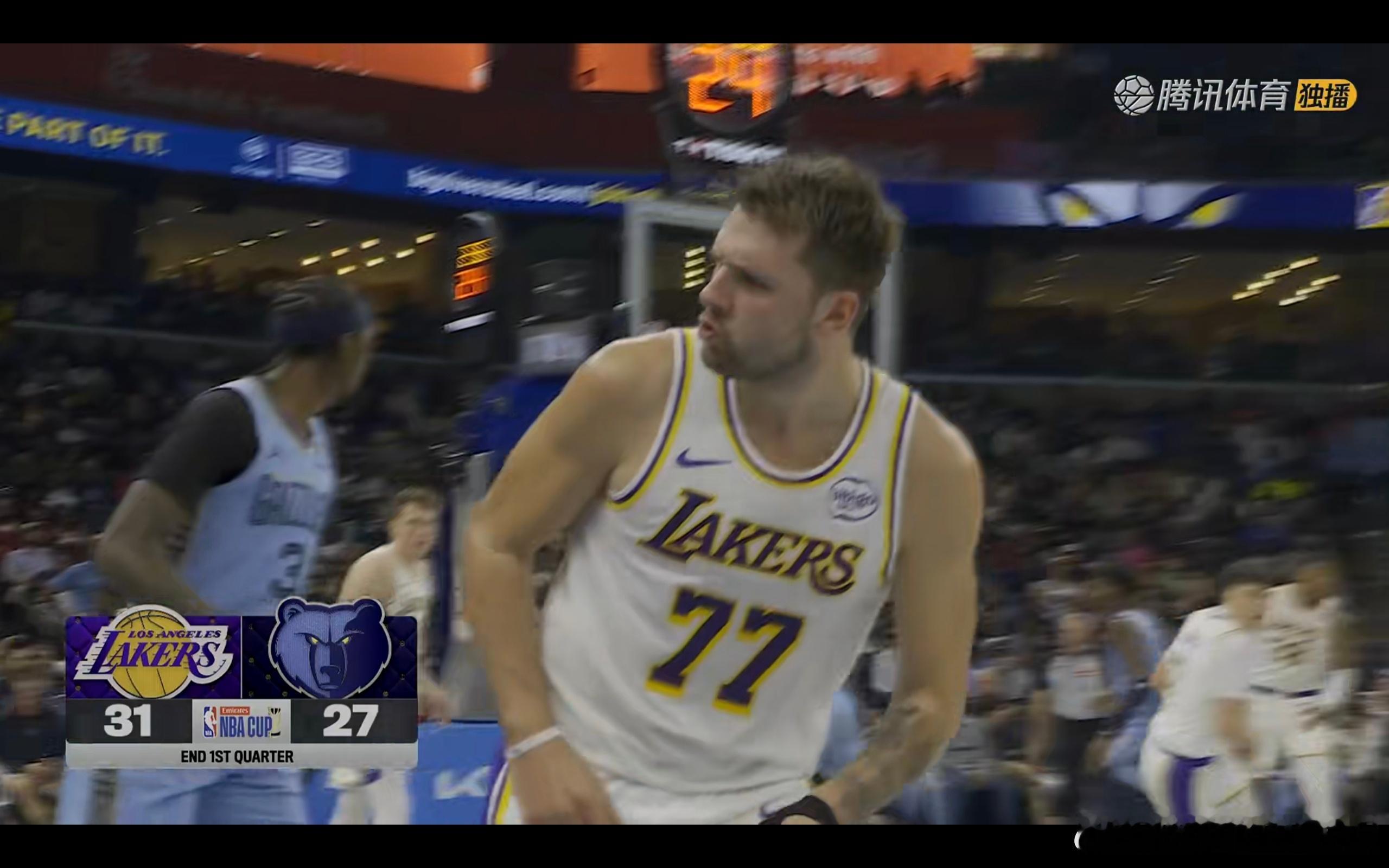 第一节湖人31-27领先灰熊！东契奇13分，里夫斯7分，拉拉维亚5分湖人vs灰熊