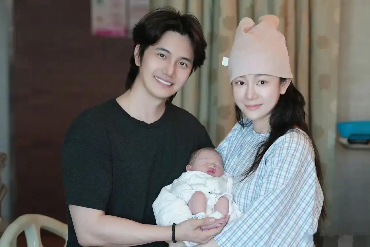 张檬自曝产后脑雾困扰，这段经历着实令人揪心。6月15日，她在视频中坦诚分享了产后