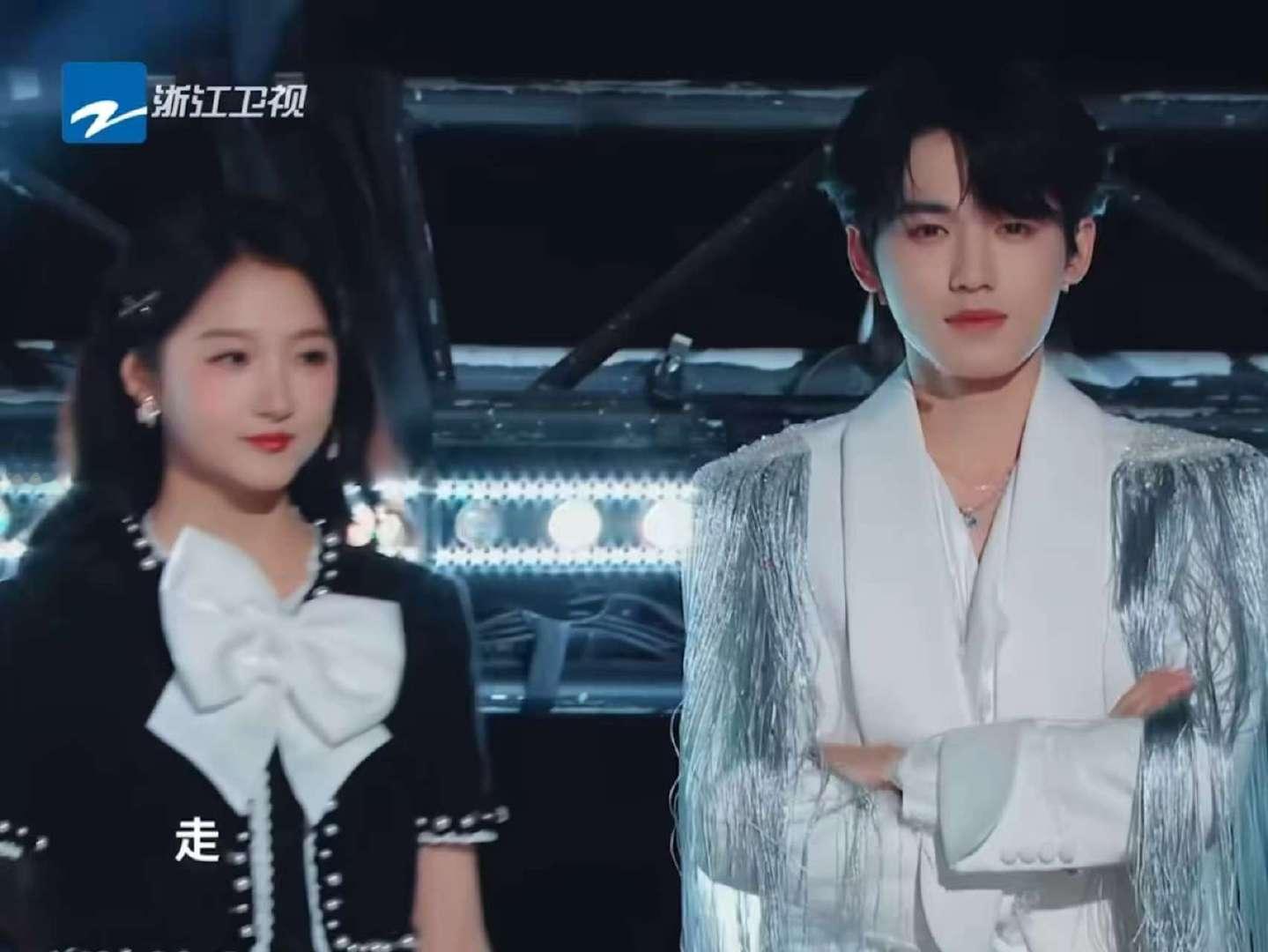 宋亚轩关晓彤身高差关晓彤宋亚轩身高差！ 宋亚轩关晓彤身高差🈶 ​​​