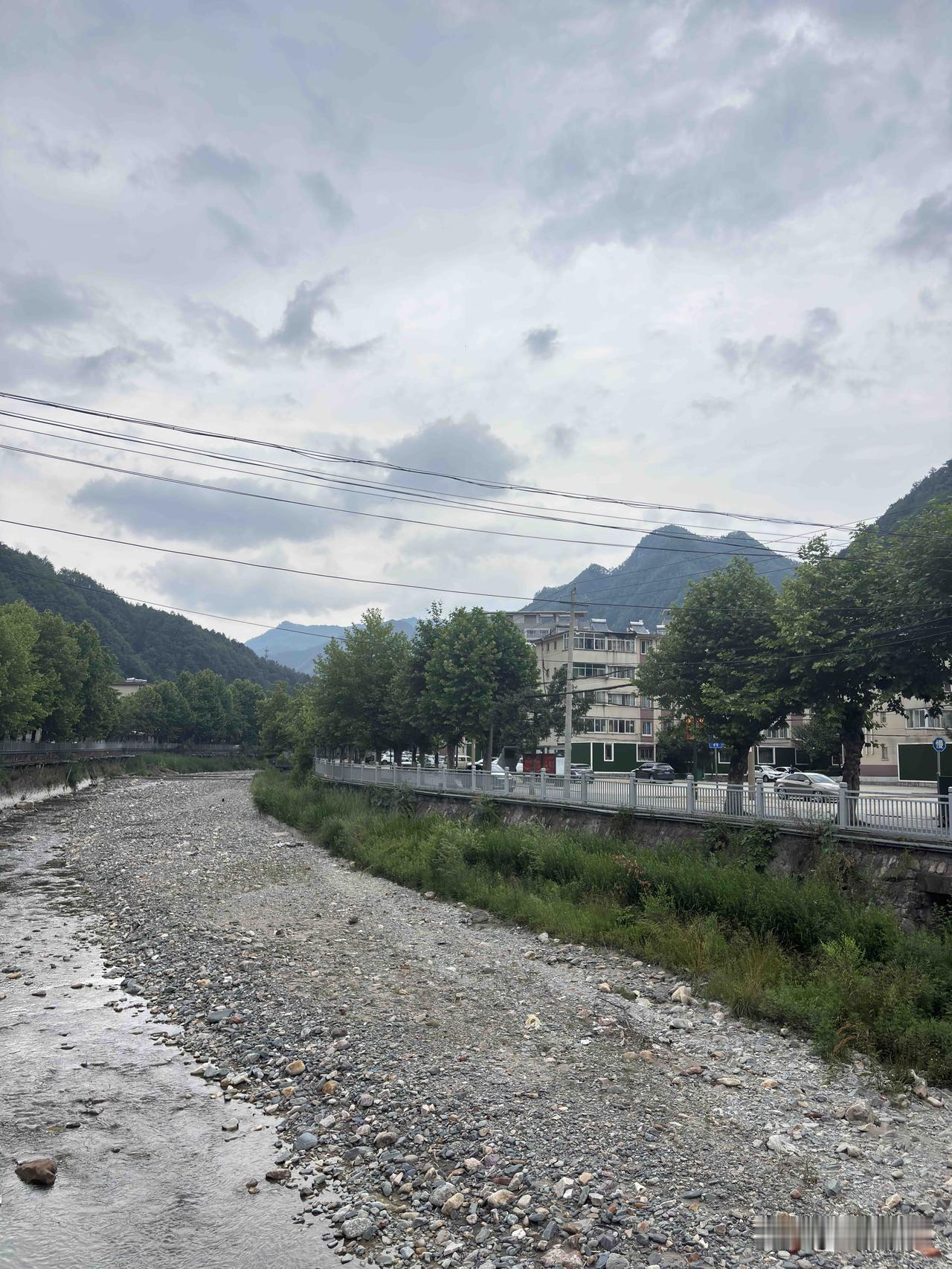 渭南华州区金堆镇石可街道随拍，这个河道叫什么名字，是不是叫金堆河或者石可河，这水