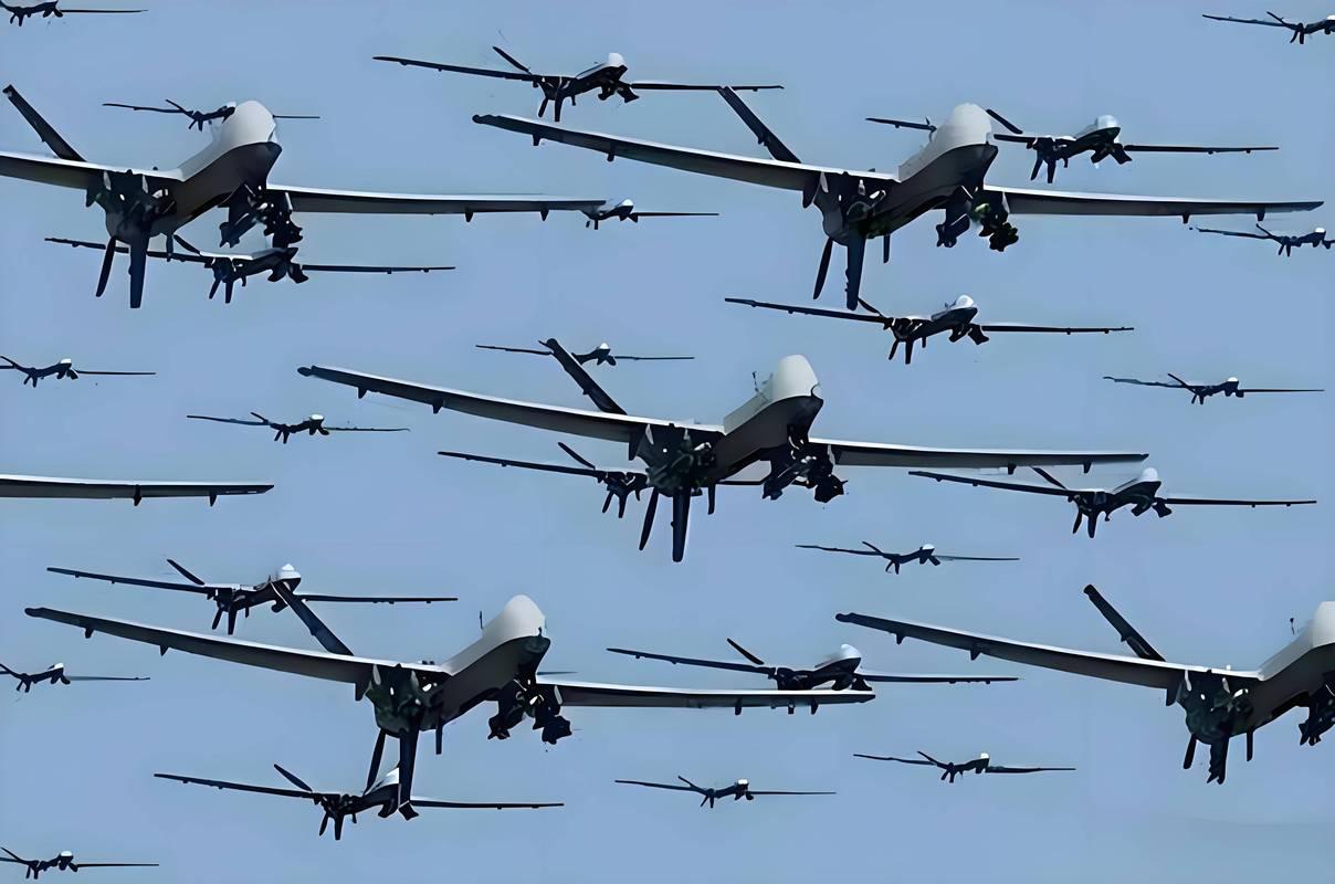 俄乌三方和谈已陷入冻结状态，俄方坚持推进边境安全区建设。乌军持续打击俄港口等关键